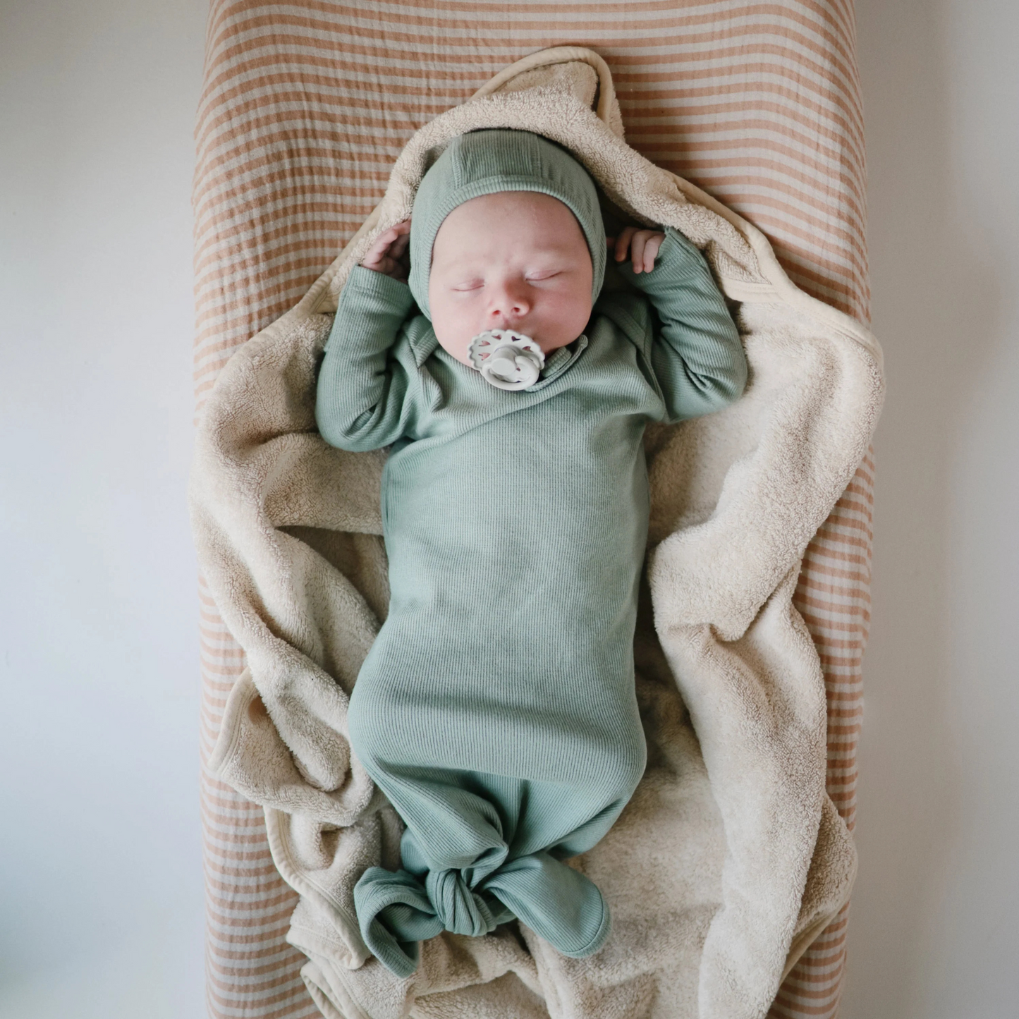 Conjunto de Mameluco y Gorro de Bebe - MSH - Verde