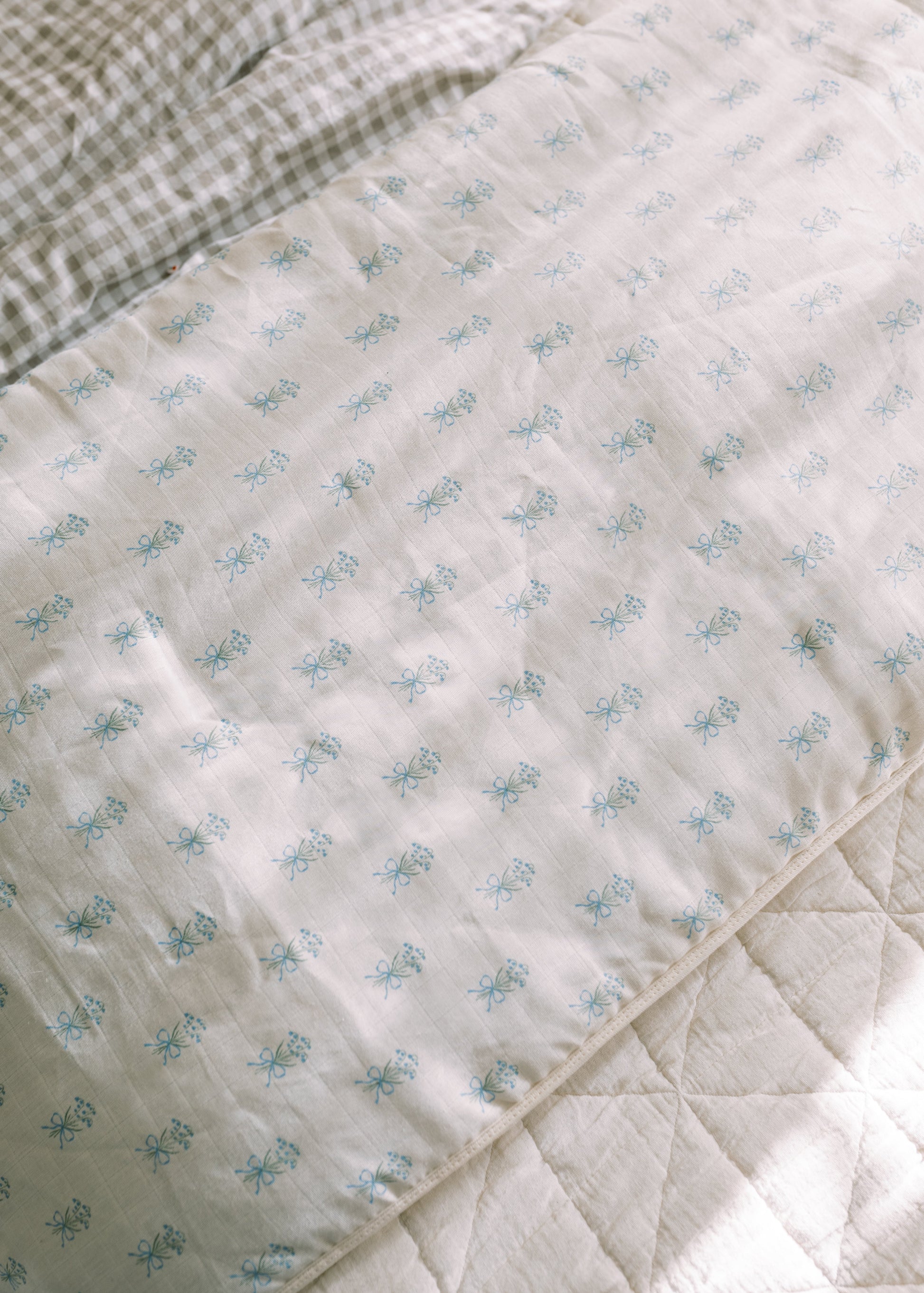 Set de Quilt y Funda de Muselina Orgánica - Lily of the Valley