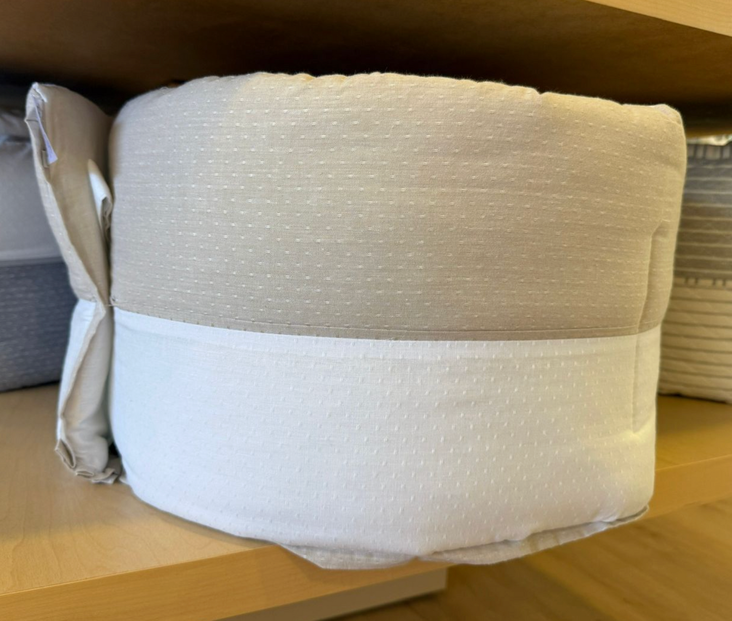 Protector/Bumper para Cuna - Blanco con Beige