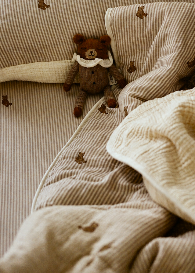 Set de Quilt y Funda de Muselina Orgánica - Bears + Eggshell