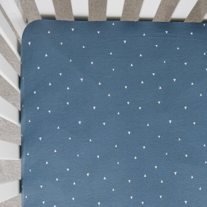 Sábana de Cuna Elástica - Denim Triangle