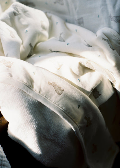Cobija Cuddle de Jersey y Plush - Bunny